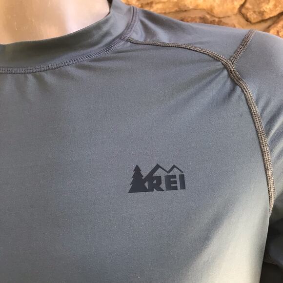 REI Blue Short Sleeve Athletic Shirt Men's Size Medium - Picture 4 of 6